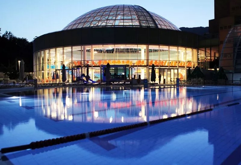 Thermana Spa Lasko bathing under a glass dome